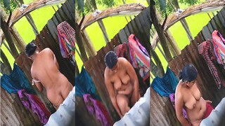 Desi Bhabhi Bathing Capture In Hidden Cam | ViralKand
