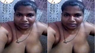 Desi Bhabhi Shows Her Big Boobs | ViralKand