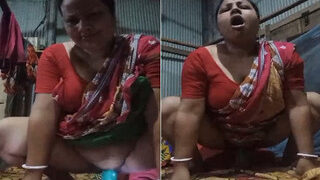 Desi Village Bhabhi Enjoy With Water Bottle | ViralKand