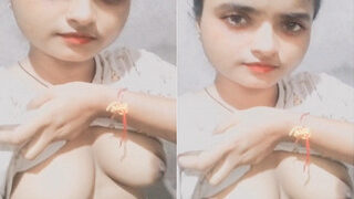 Desi Girl Shows Her Boobs | ViralKand