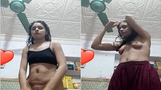 Desi Girl Shows Her Boobs | ViralKand