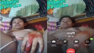 Desi Bhabhi Shows Fingering On Vc | ViralKand