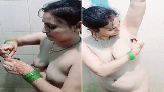 Desi Bhabhi Shaving Her Pussy | ViralKand