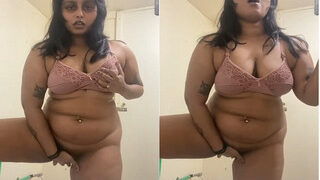 Desi Horny Girl Fingering | ViralKand