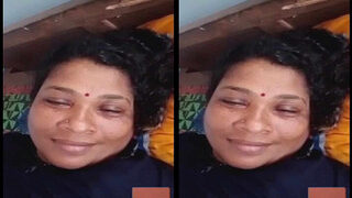 Desi Bhabhi Shows Her Boobs On VC Part 2 | ViralKand