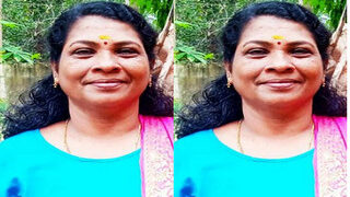 Desi Bhabhi Shows Her Boobs On VC Part 1 | ViralKand