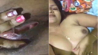 Horny Desi Girl Shows Her Wet Pussy | ViralKand