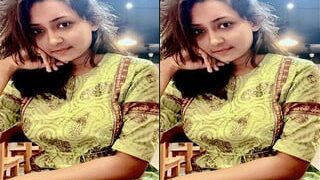 Desi Girl Shows Her Nude Body | ViralKand