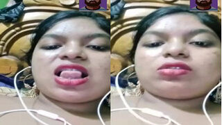 Desi Girl Shows Her Big Boobs And Masturbating | ViralKand