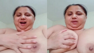 Horny Aunty Shows Big Boobs And Pussy | ViralKand