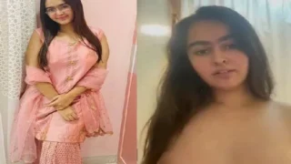 Cute Girl Removing Bra And Topless New Sex MMS | ViralKand
