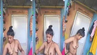 Sexy Desi Aunty Bathing Capture | ViralKand