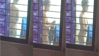 Sexy Desi Bhabhi Bathing Capture | ViralKand