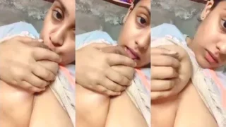 Desi Girl Sucking Her Boobs | ViralKand