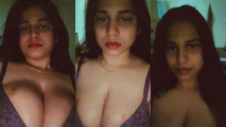 Desi Girl Shows Her Boobs Part 1 | ViralKand