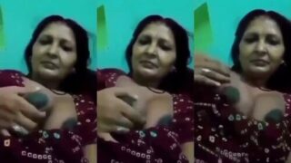 Desi Aunty Shows Boobs | ViralKand