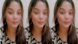 Cute Paki Girl Shows Boobs | ViralKand